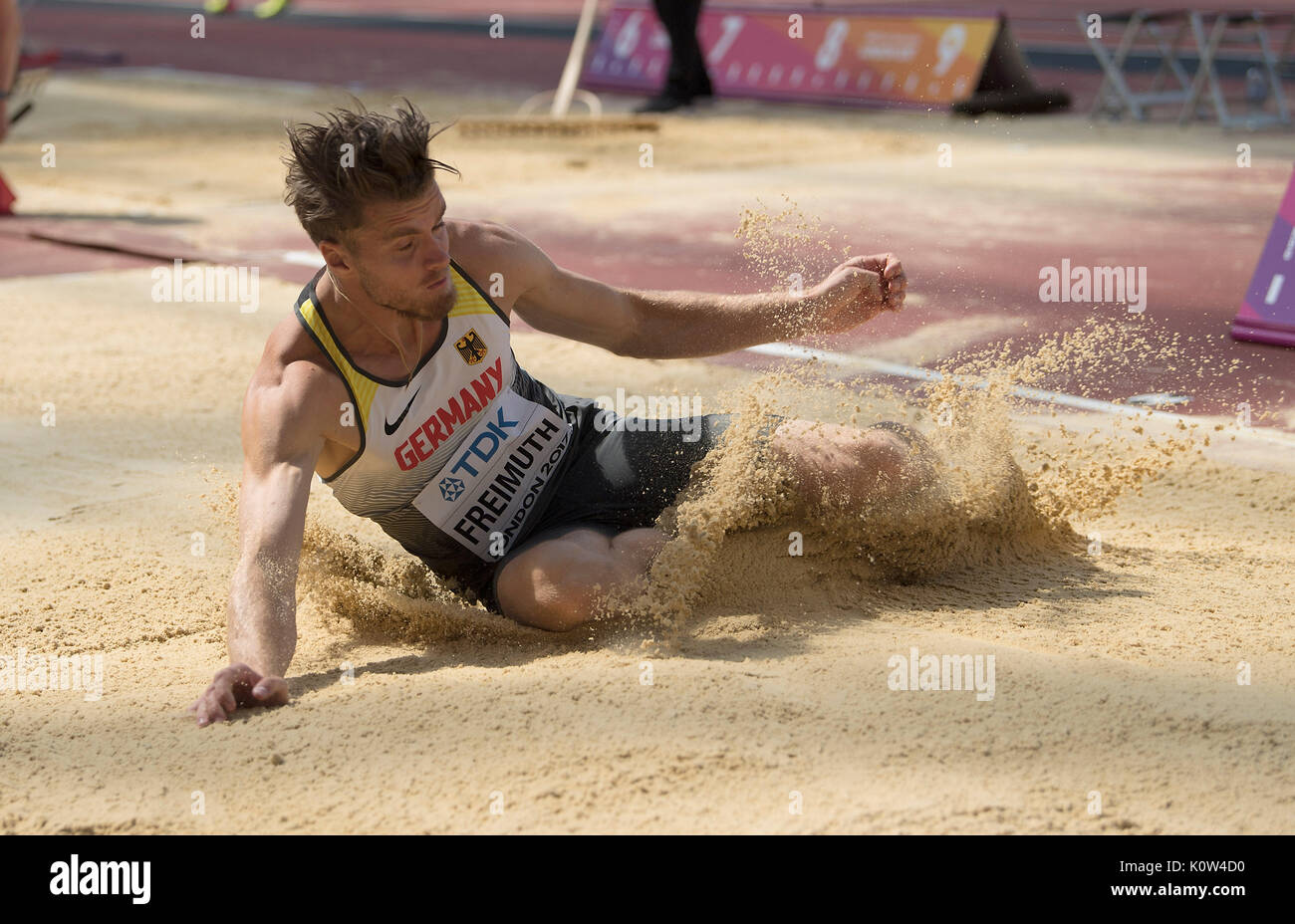 Zehnkampf weitsprung hires stock photography and images Alamy