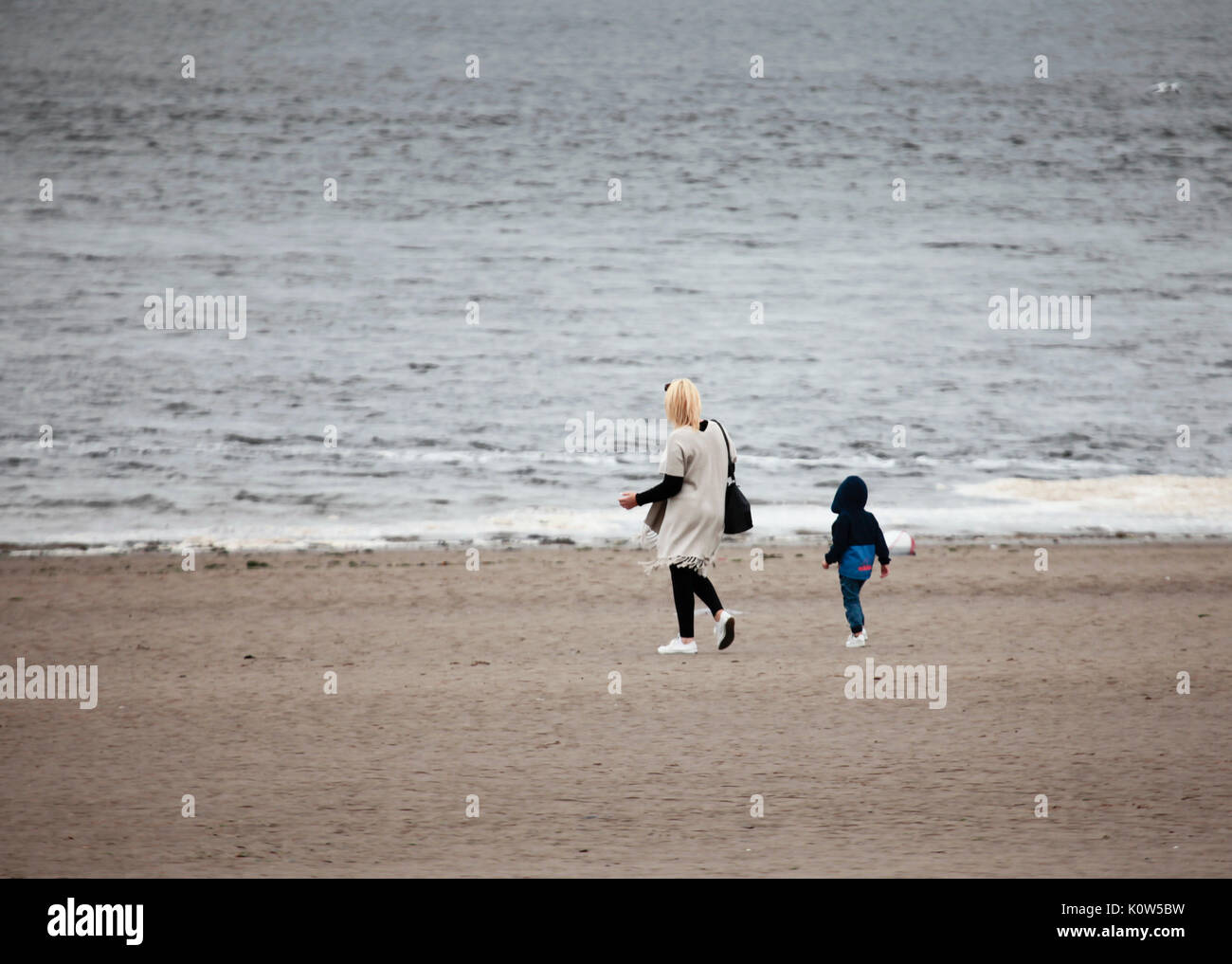 Broughty ferry beach hires stock photography and images Alamy