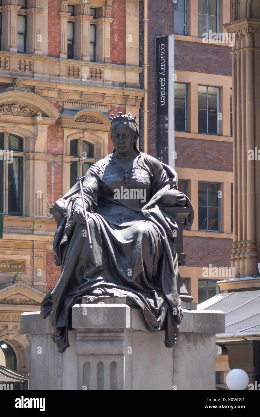 Bronze Statue Of Queen Victoria Statue At The Queen Victoria Building On George Street Sydney Australia Stock Photo