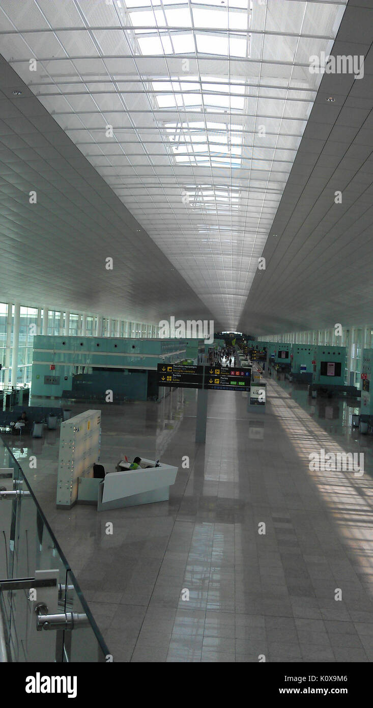 Terminal 1 at barcelona airport hires stock photography and images Alamy