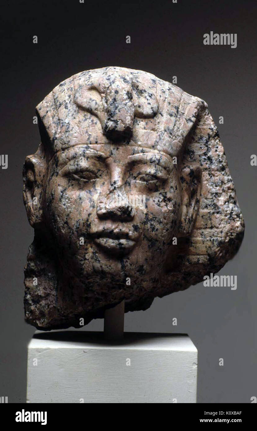 Amenhotep III with nemes headdress MET 23.3.170 01 Stock Photo