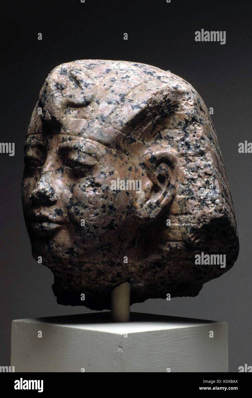 Amenhotep III with nemes headdress MET 23.3.170 02 Stock Photo