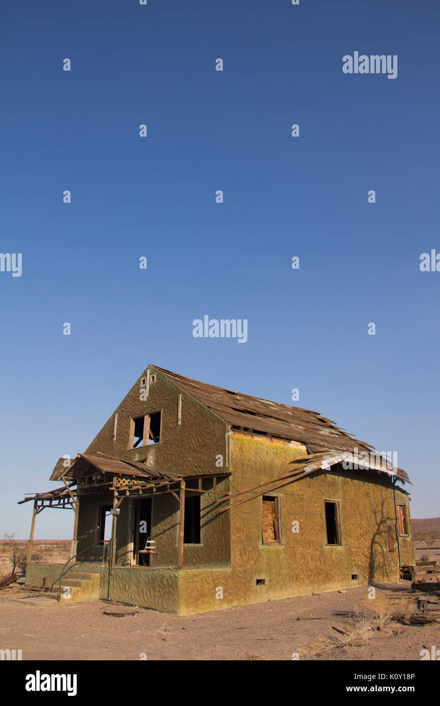 An abandoned house on Route 66, near Kingman, Arizona Stock Photo Alamy