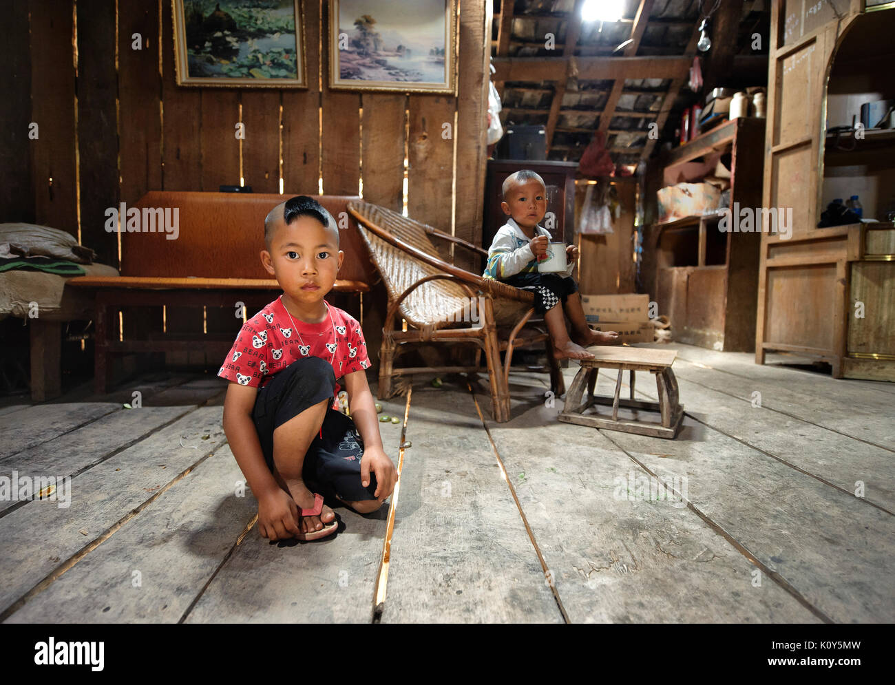 Bulang ethnic minoriy children. Xishuangbanna, Yunnan, China Stock Photo