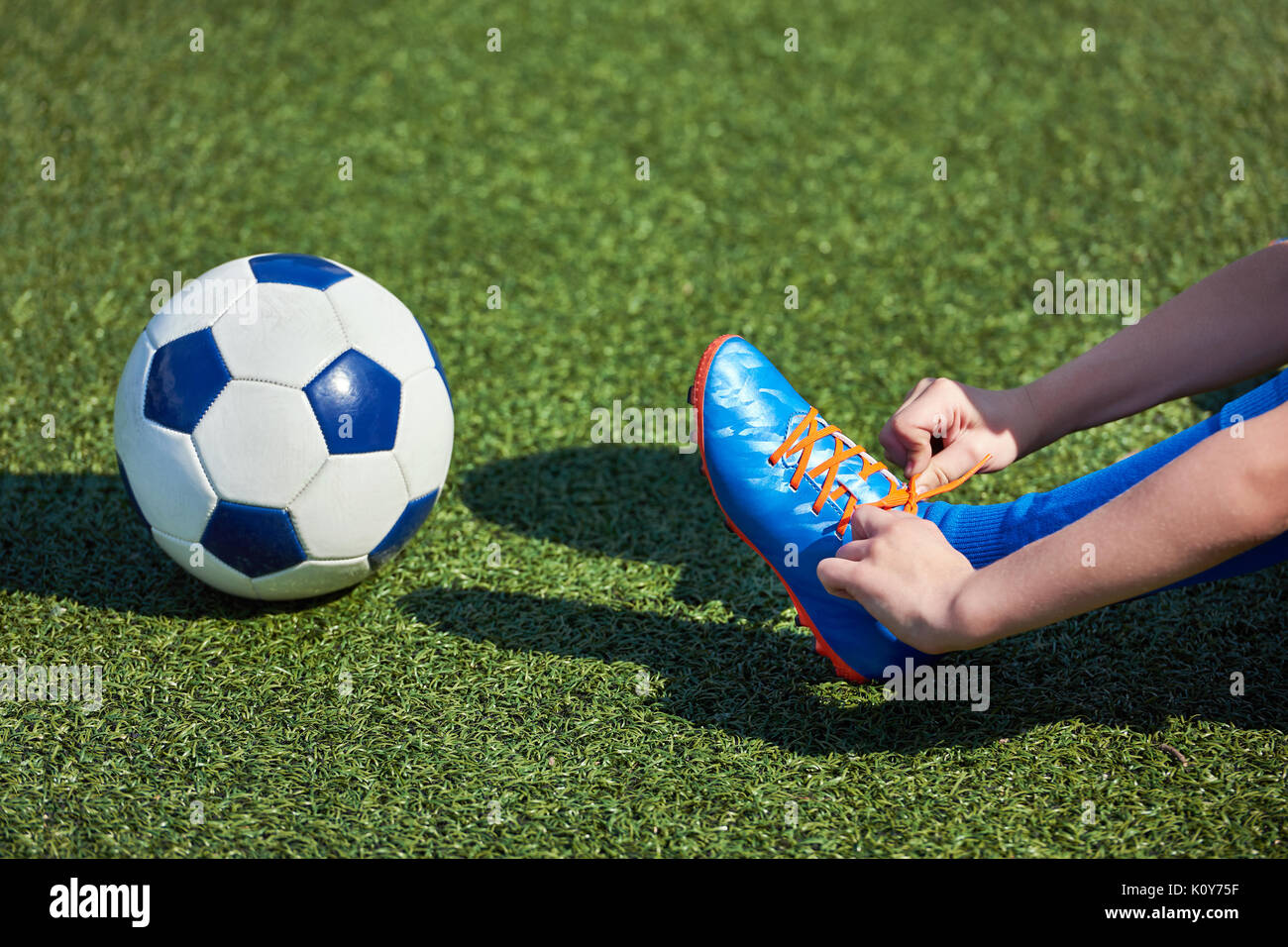 Tie football shop shoe laces