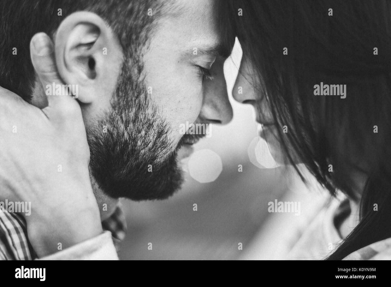 Couple kiss lips close up hi-res stock photography and images - Alamy