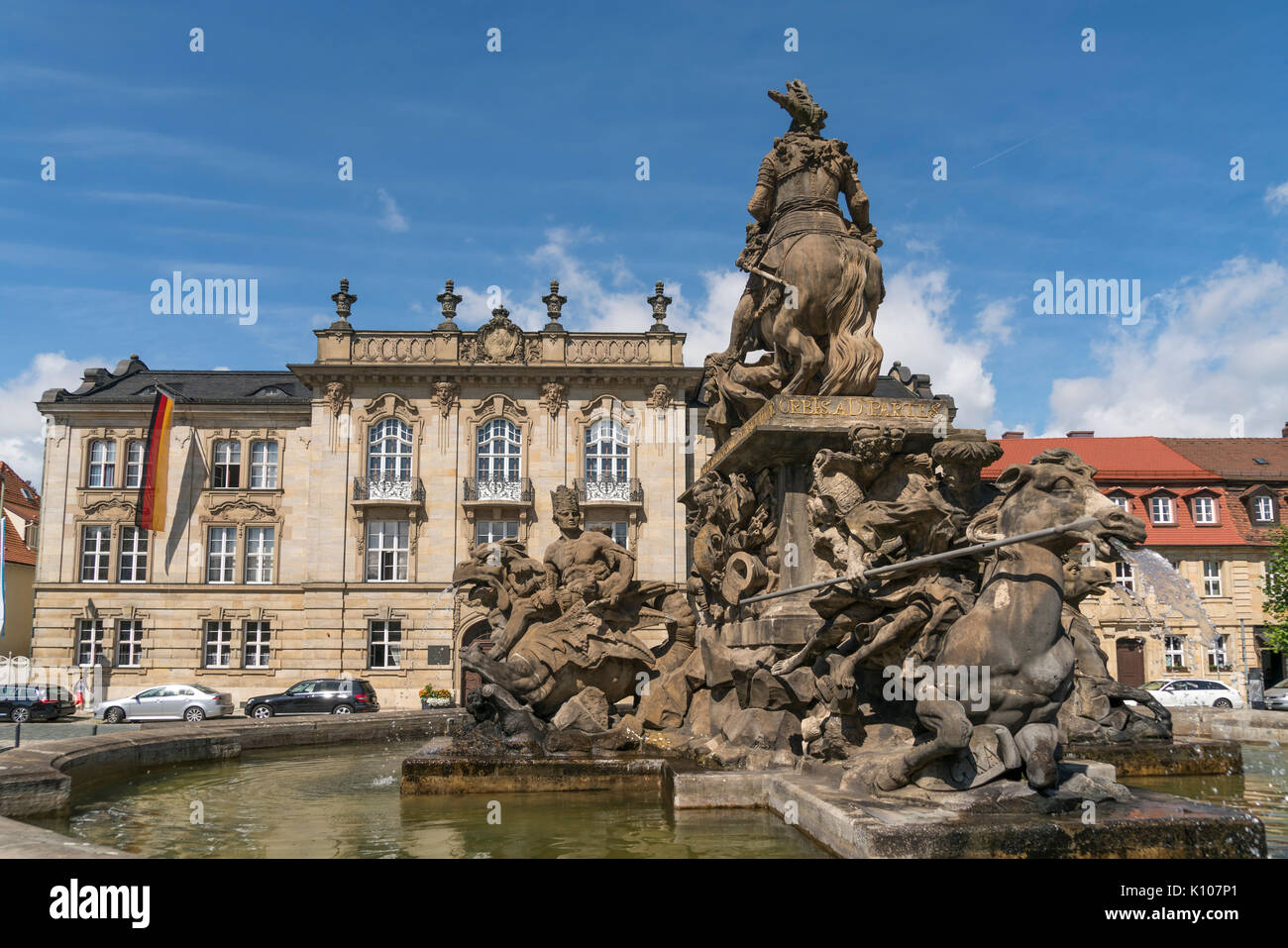 Markgrafenbrunnen vor dem Neuen Schloss, Bayreuth, Oberfranken, Bayern, Deutschland   |  New Palace Neues Schloss with Margrave's Fountain,  Bayreuth, Stock Photo