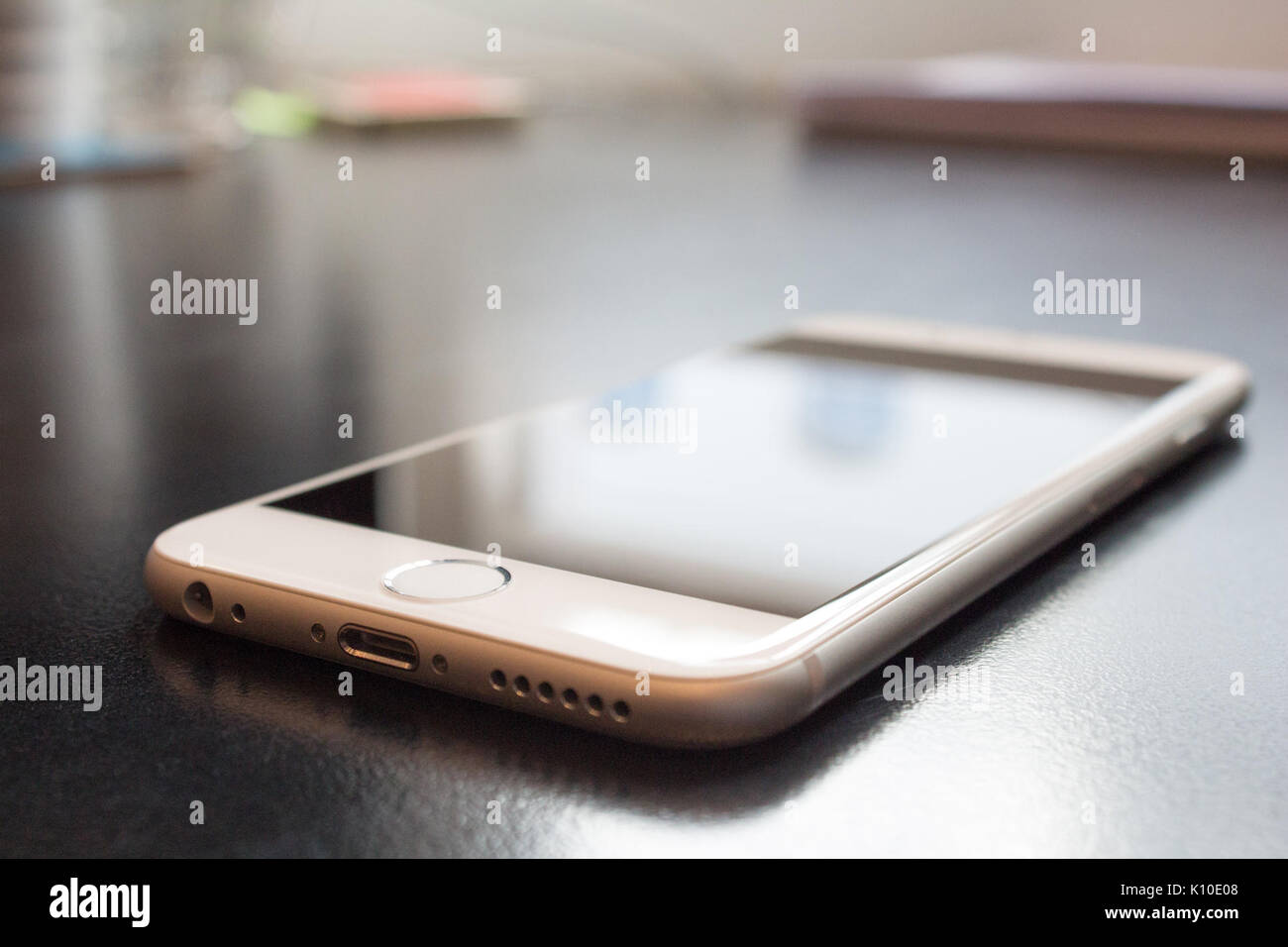 Apple iphone smartphone technology 1 (24218252052) Stock Photo