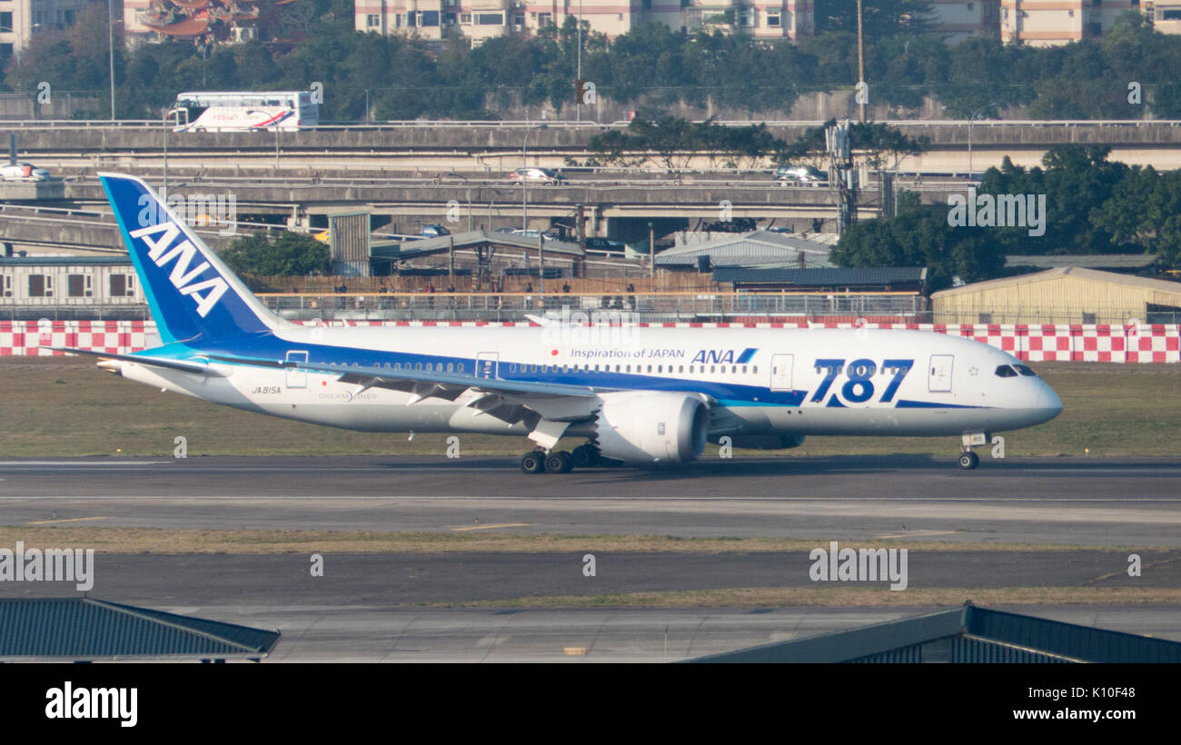 ANA Boeing 787 8 JA815A Landing down Taipei Songshan Airport 20141230b Stock Photo