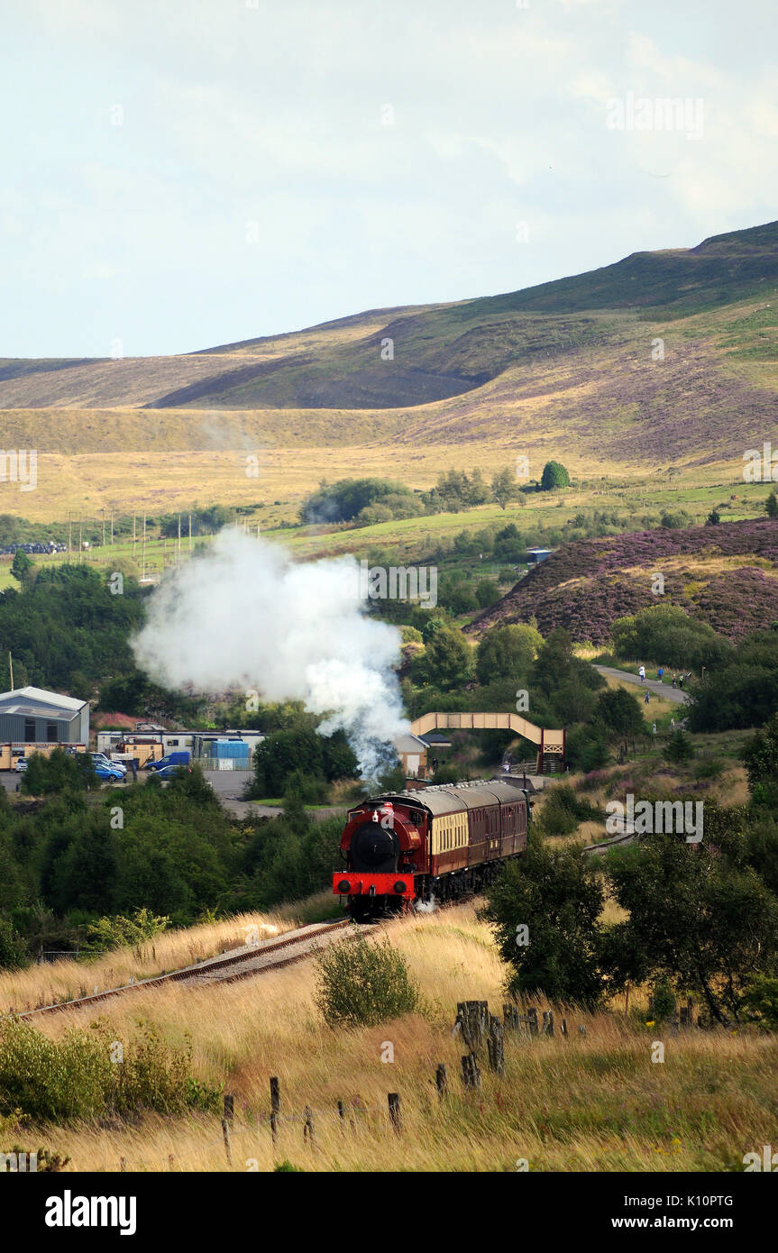 "MECH NAVVIES LTD 71515" leaves Furnace Sidings with the 1630 to Whistle Inn service. Pontypool