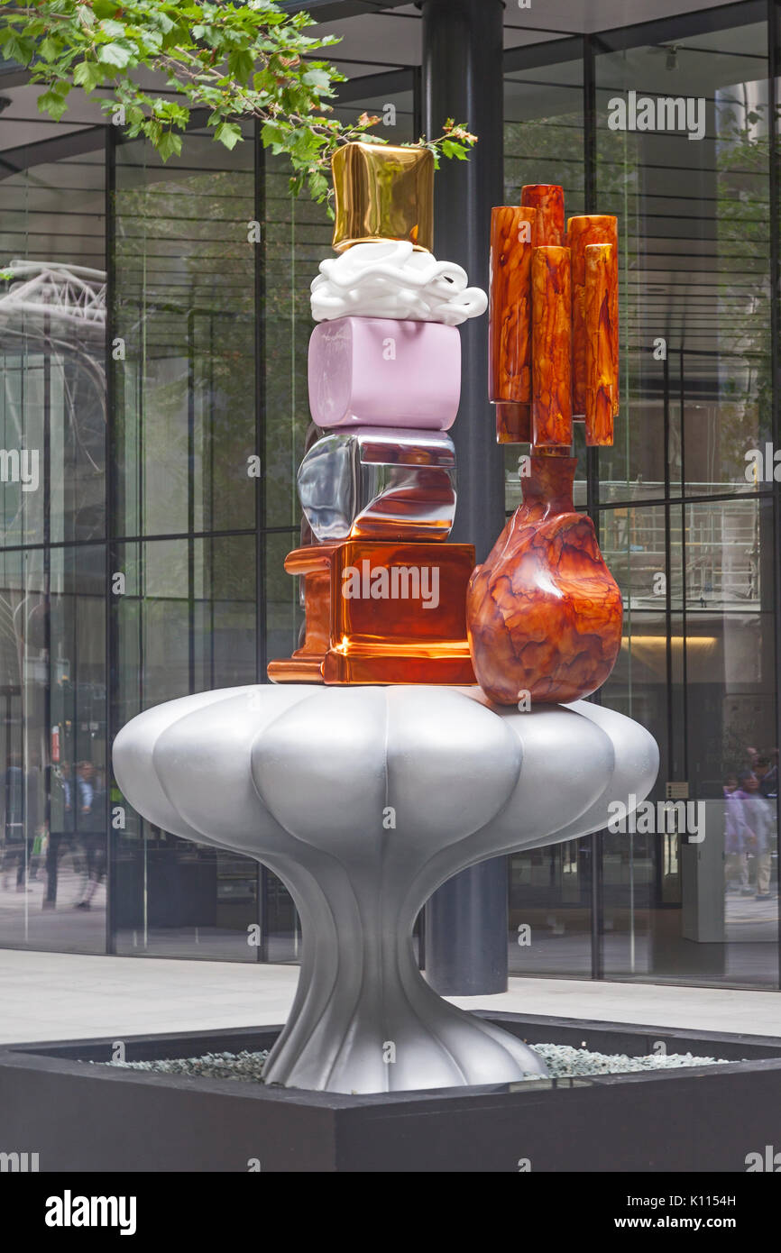 City of London  Gary Webb's 'Dreamy Bathroom' sculpture in Lime Street, part of 'Sculpture in the City' Stock Photo