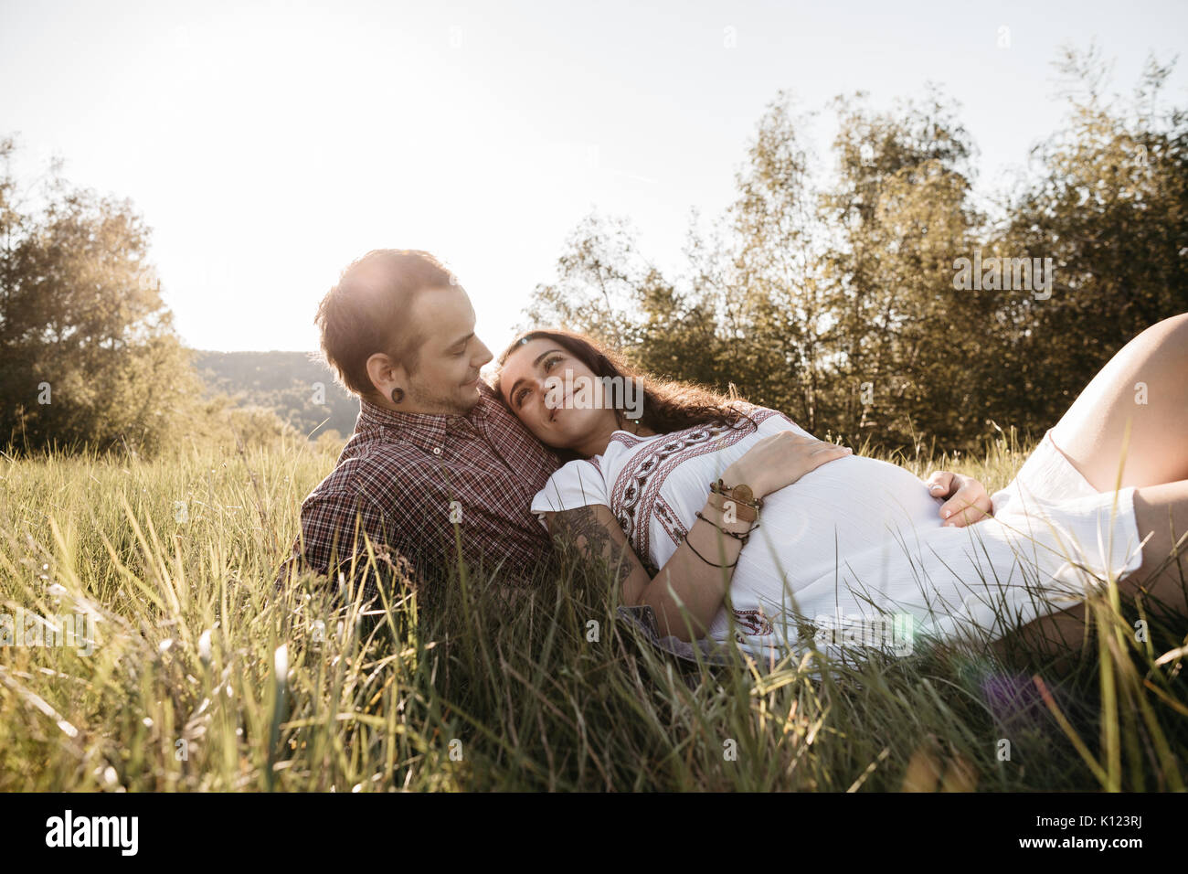 Family relaxing in nature hi-res stock photography and images - Alamy