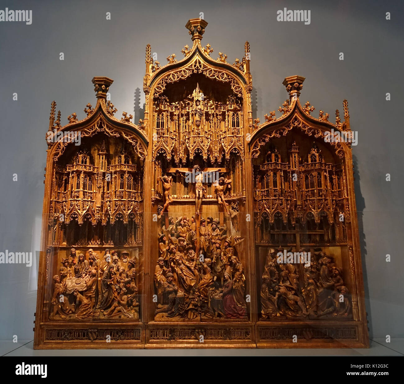 Altar with Passion scenes, donated by Claudio Villa and Gentina Solaro, Brabant, Brussels, c. 1470, oak, polychrome, gilding   Cinquantenaire Museum   Brussels, Belgium   DSC08610 Stock Photo