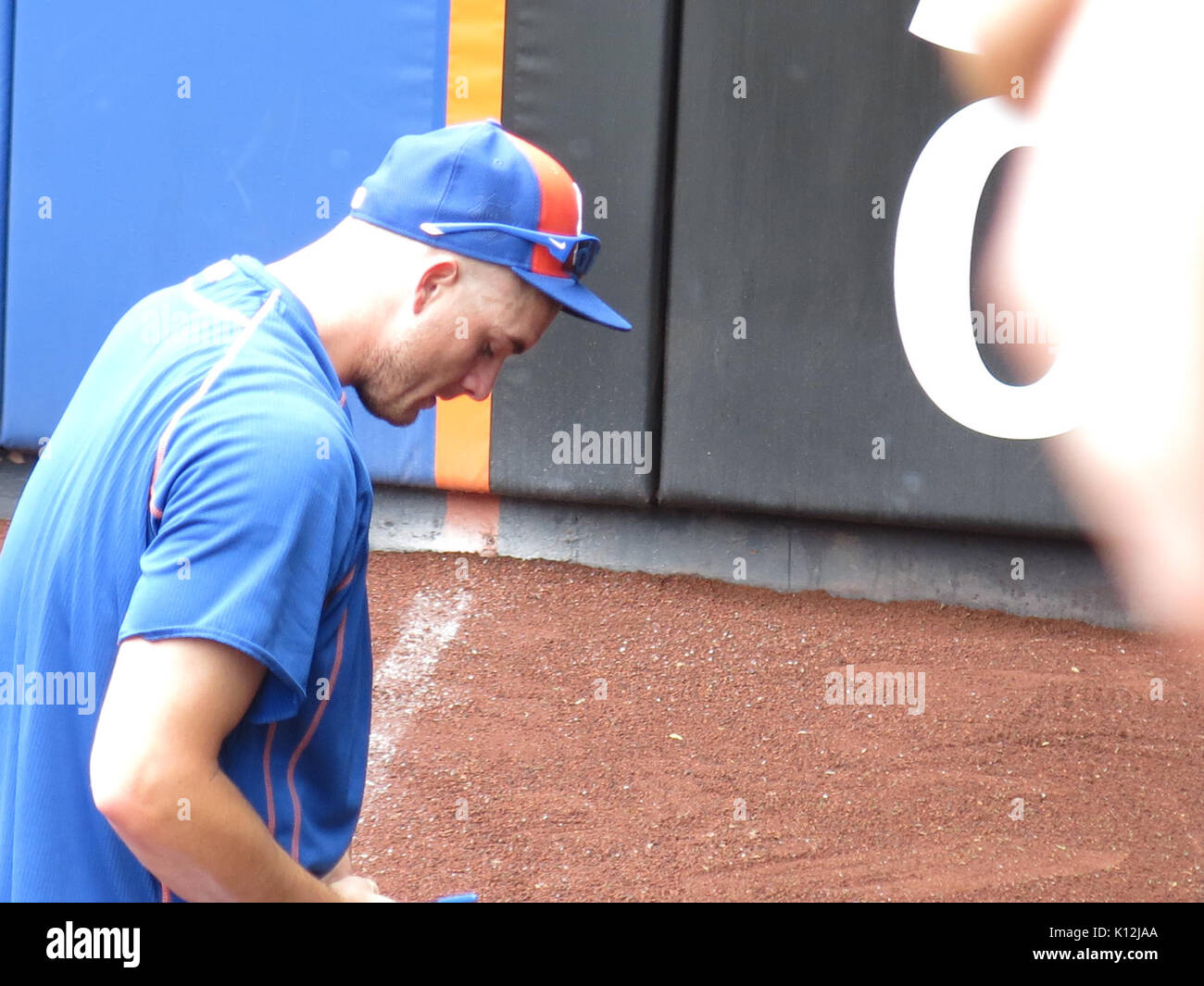 Addison Reed signing autographs on July 31, 2016 (3 Stock Photo - Alamy