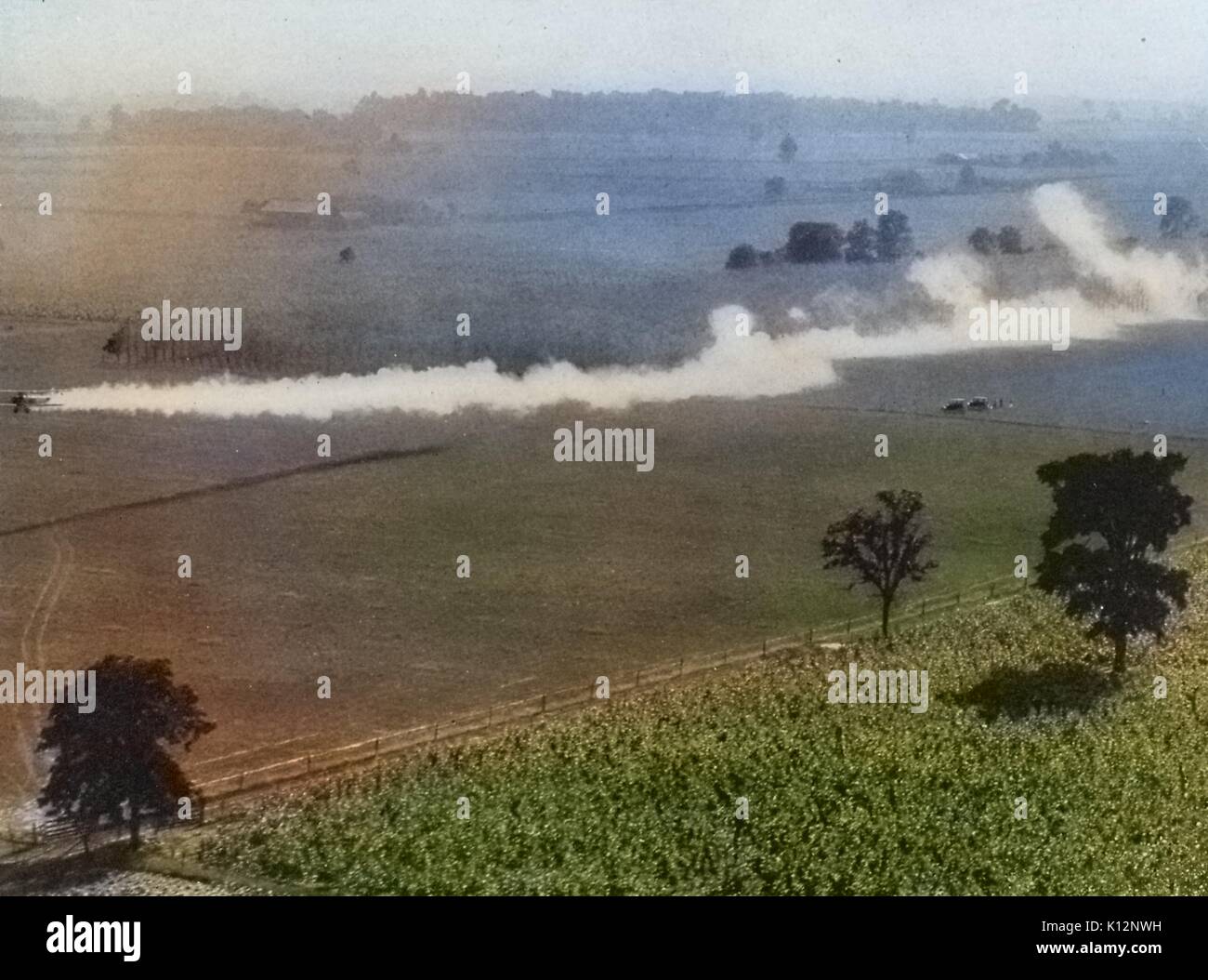 Crop dusting vintage hires stock photography and images Alamy