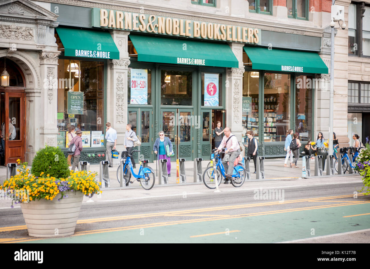 A Barnes & Noble bookstore off of Union Square in New York is seen on Tuesday, August 22, 2017. (© Richard B. Levine) Stock Photo