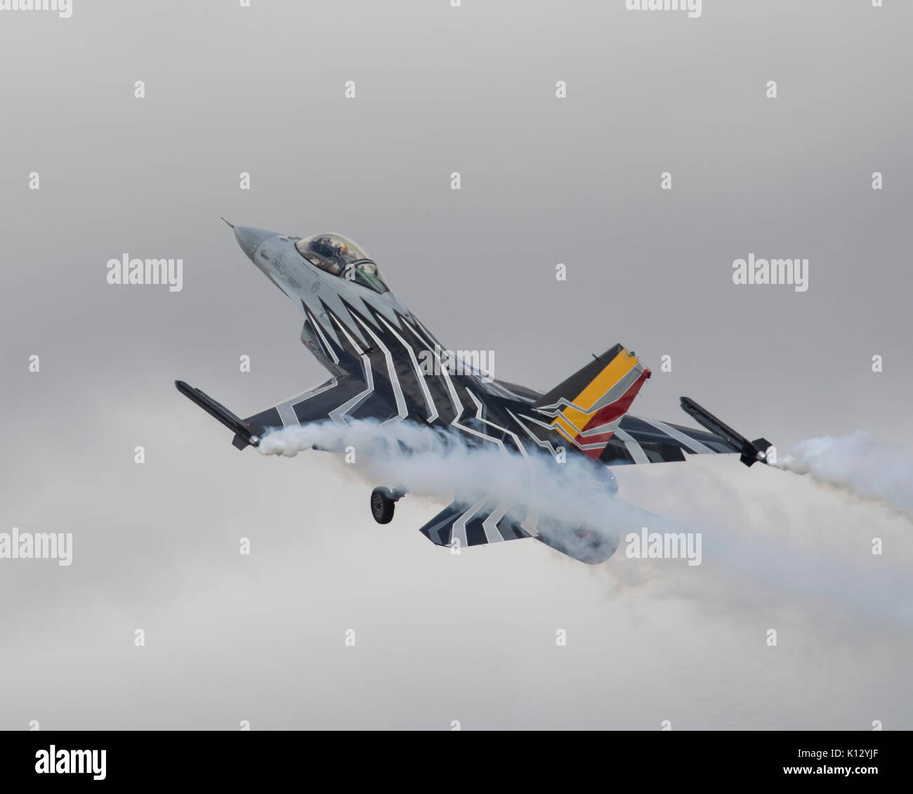Belgian air force f 16 solo display hi-res stock photography and images ...