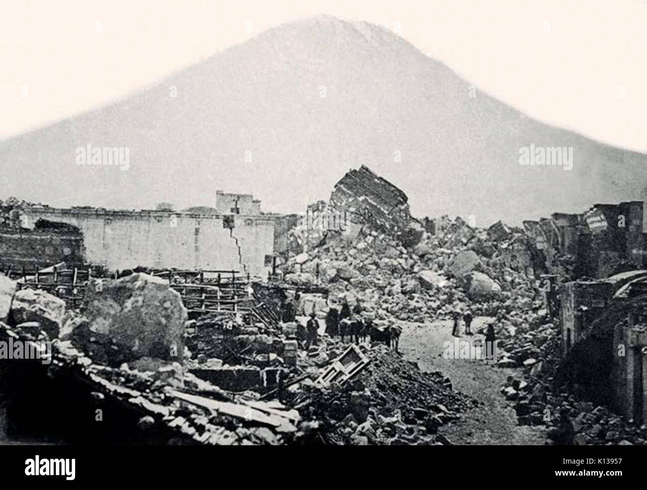 Arequipa devastada por el terremoto de 1868 Stock Photo Alamy