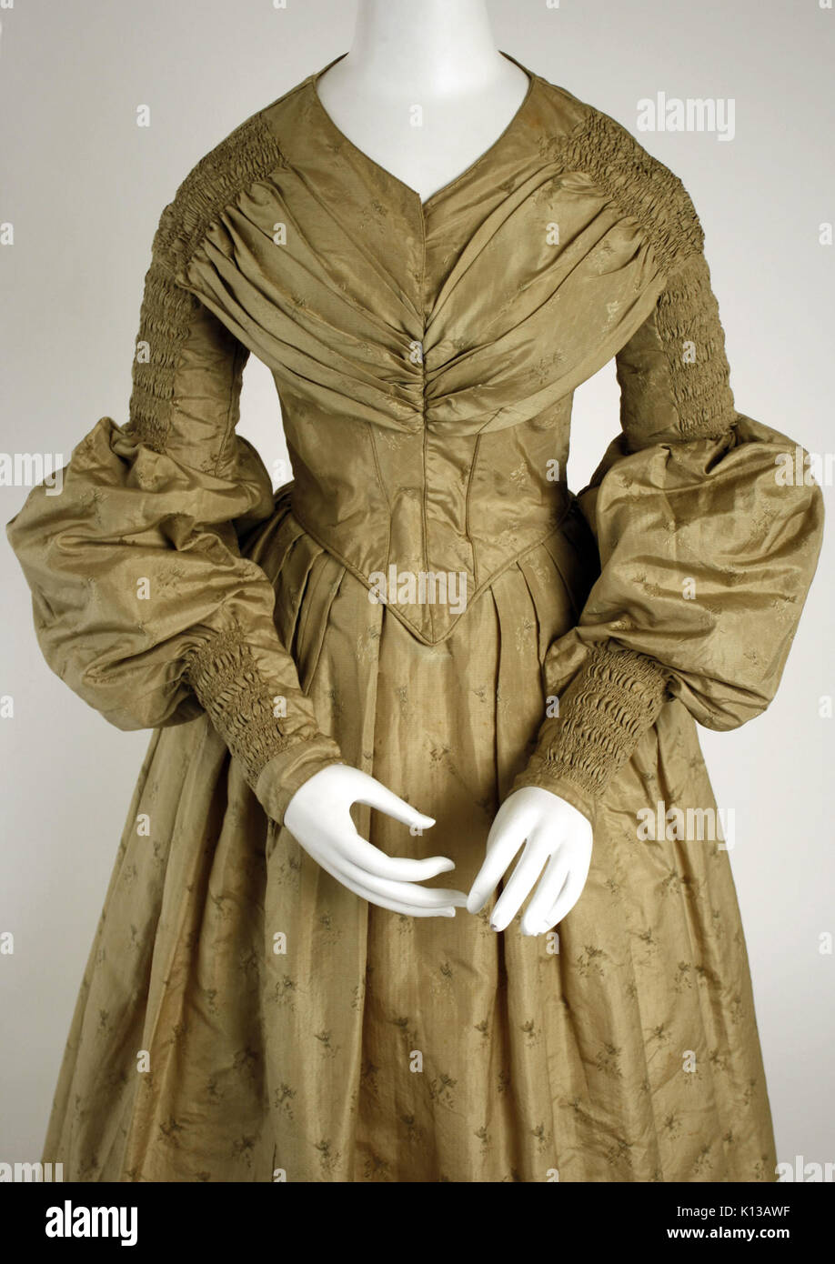 1800's dress hi-res stock photography and images - Alamy