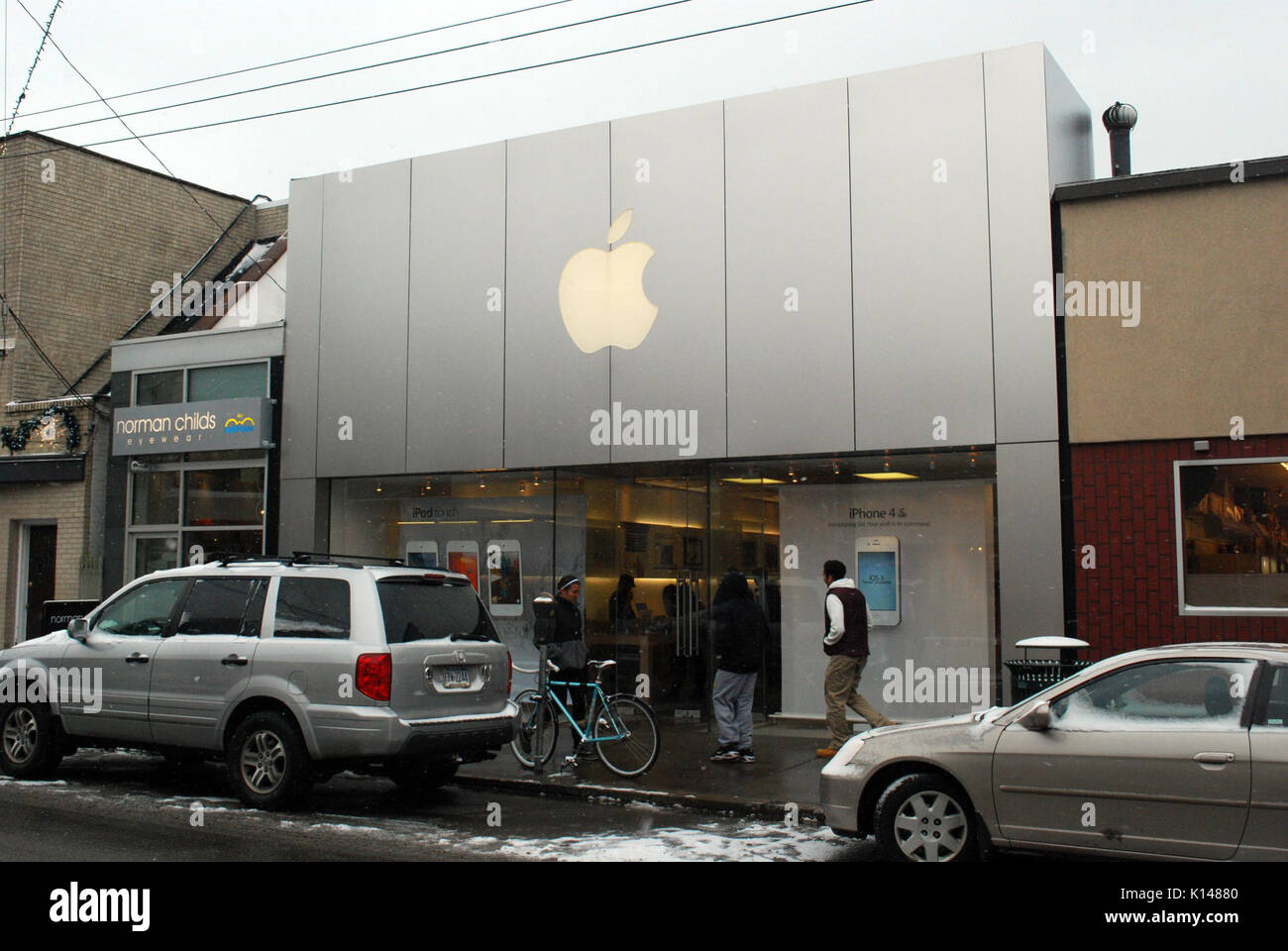 Apple Store Shadyside Pittsburgh Stock Photo Alamy