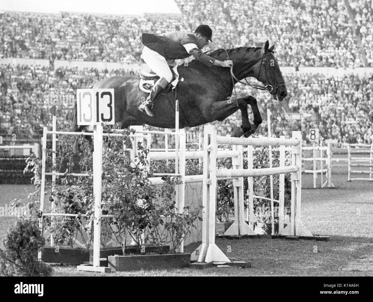 Olympic Games, Helsinki 1952, Col. Harry Llewellyn (GBR) riding Foxhunter Stock Photo