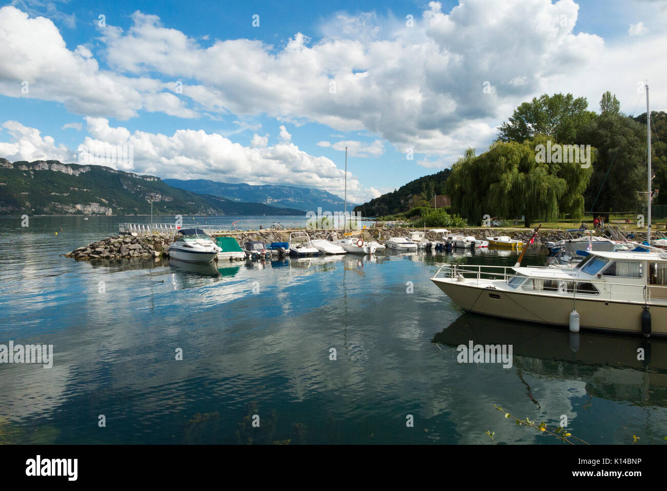 Boats / boat / dinghy / dinghies at Port Conjux ( Port de Conjux ) on