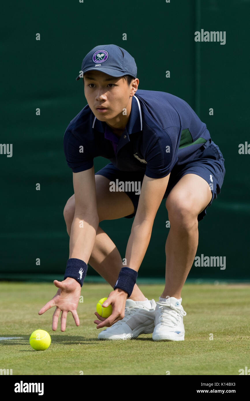 A ball boy in action at the Wimbledon Championships 2017 Stock Photo - Alamy