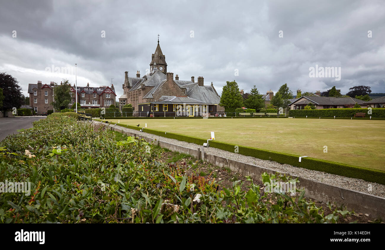 Edzell bowling club and green with Inglis Memorial Hall in the background Edzell, Angus. Scotland Stock Photo