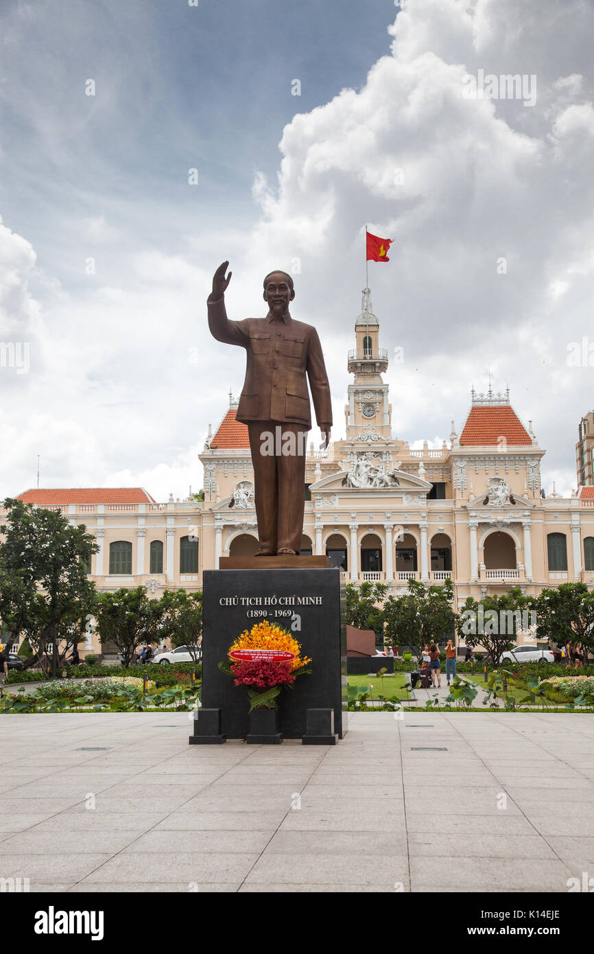 ho Chi Minh statue in front of City Hall, Saigon, Ho Chi Minh City ...