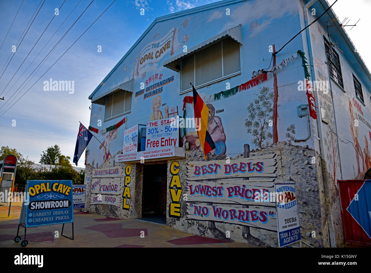 Lightning Ridge Caves Opel lightning hi-res stock photography and images - Alamy