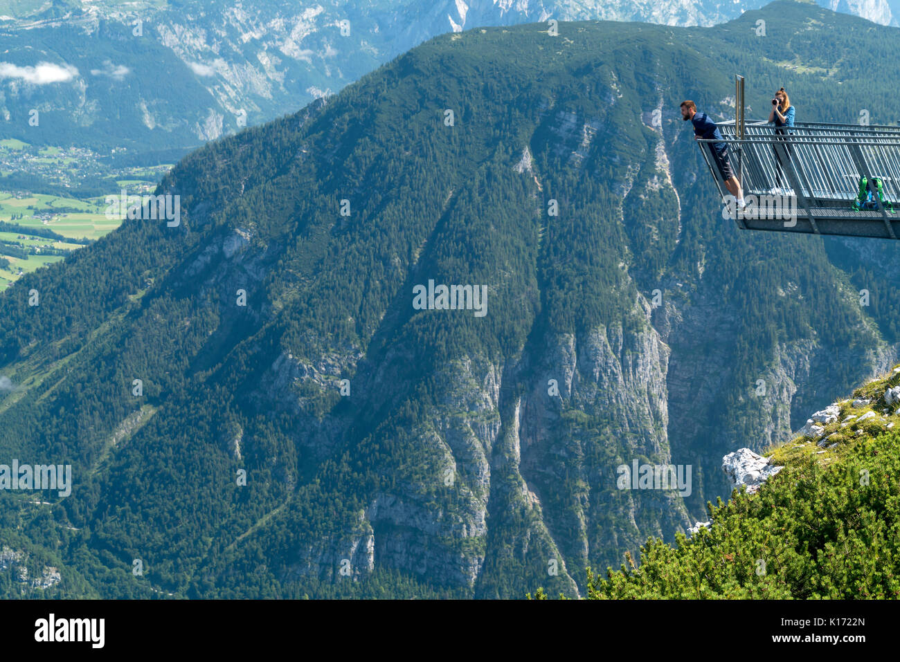 Aussichtsplattform 5fingers, Dachsteingebirge, Salzkammergut,  Österreich   |  5fingers viewing platform, Dachstein massif,  Austria Stock Photo