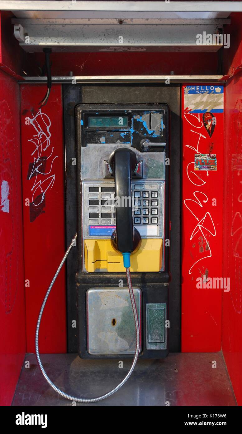 Pay phone quarter hi-res stock photography and images - Alamy