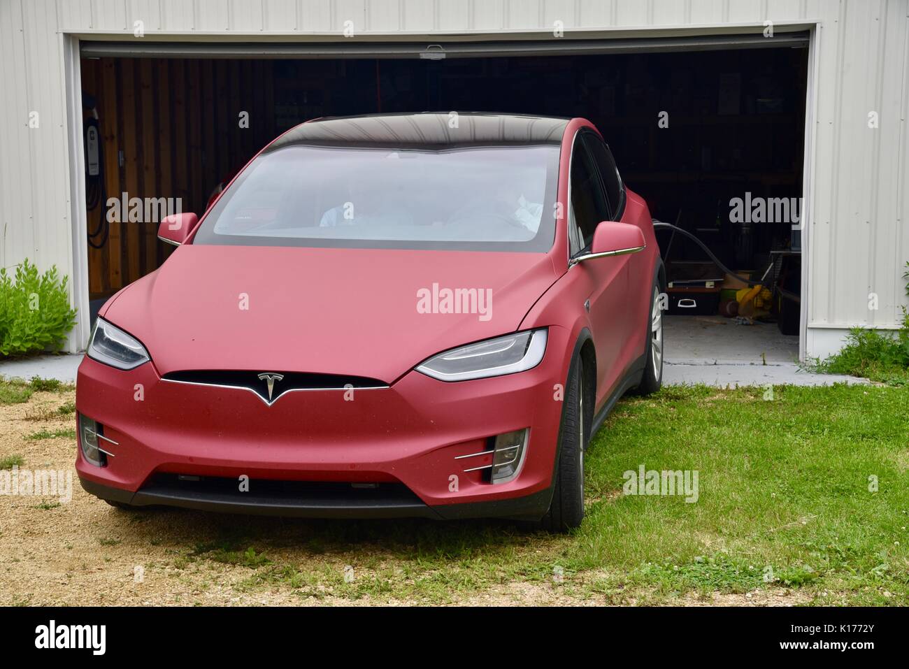 Tesla model 2024 x garage