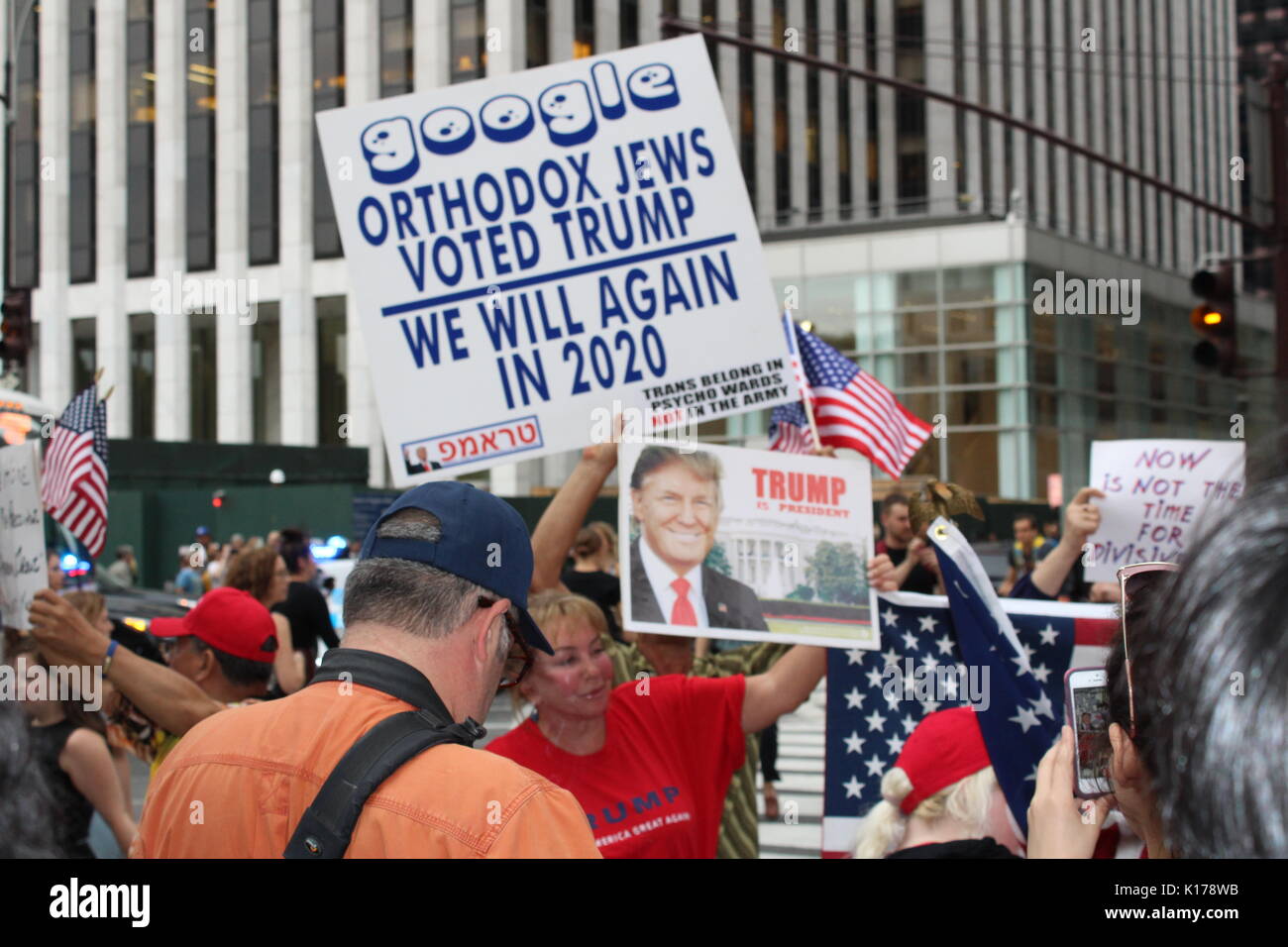 Pro-Trump demonstrators at anti-Trump protest Stock Photo