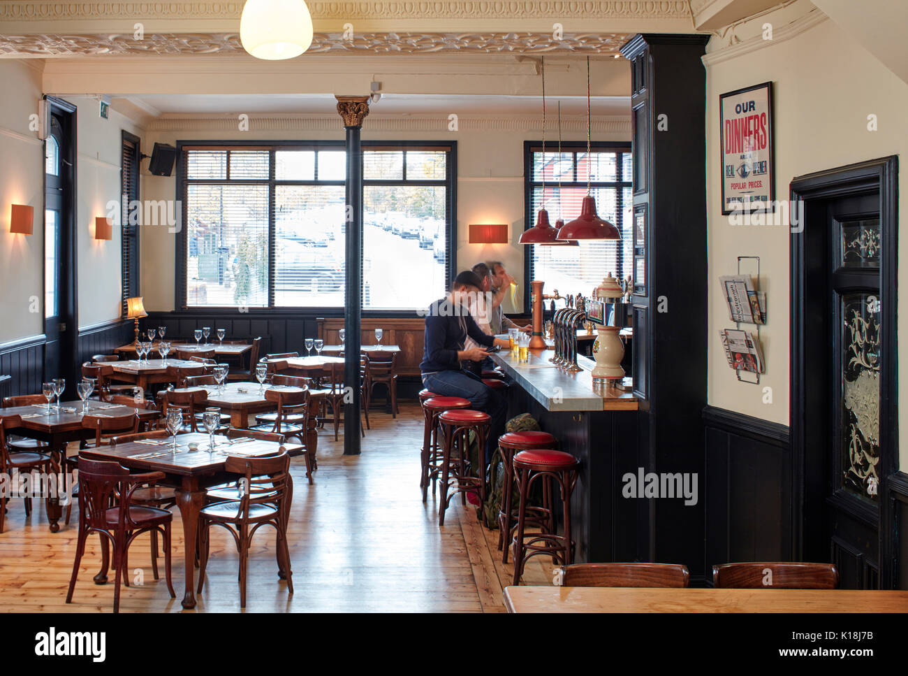 London Gastro Pub Interior Stock Photo 155697903 Alamy