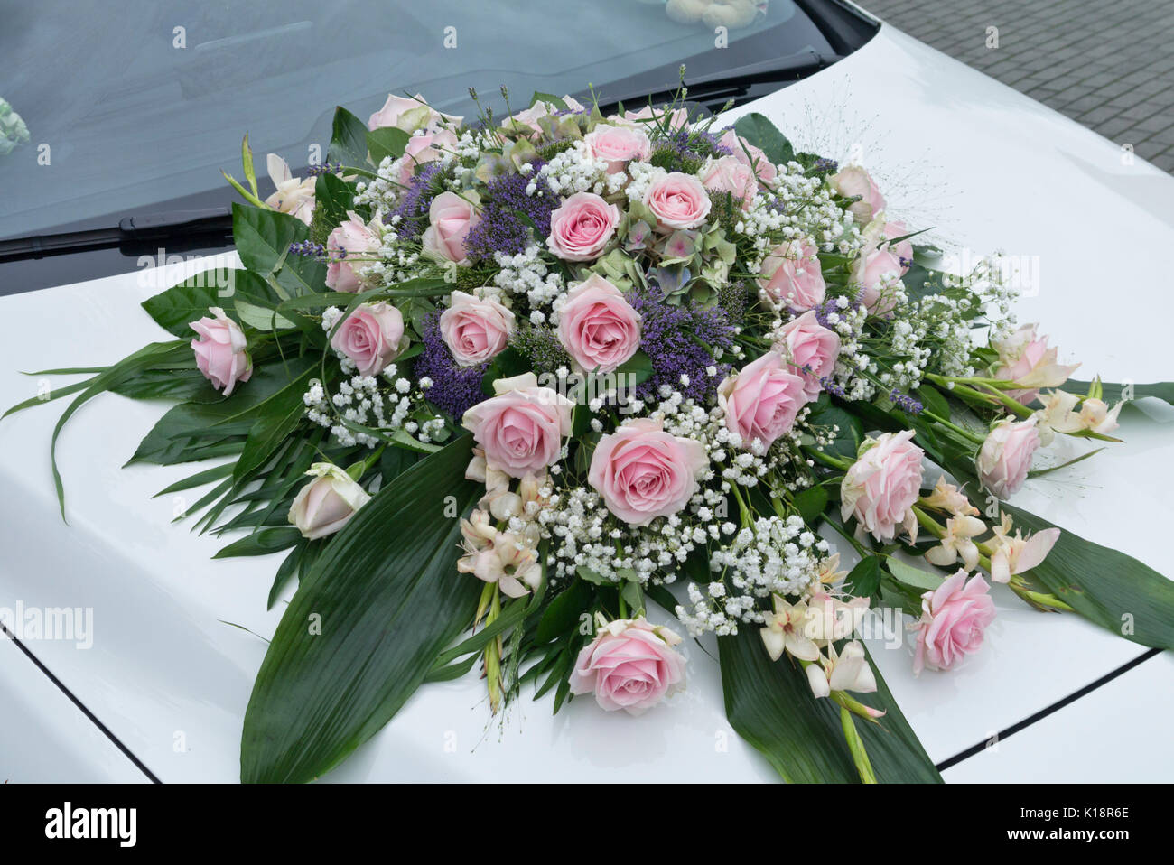 Flower car hi-res stock photography and images - Page 3 - Alamy