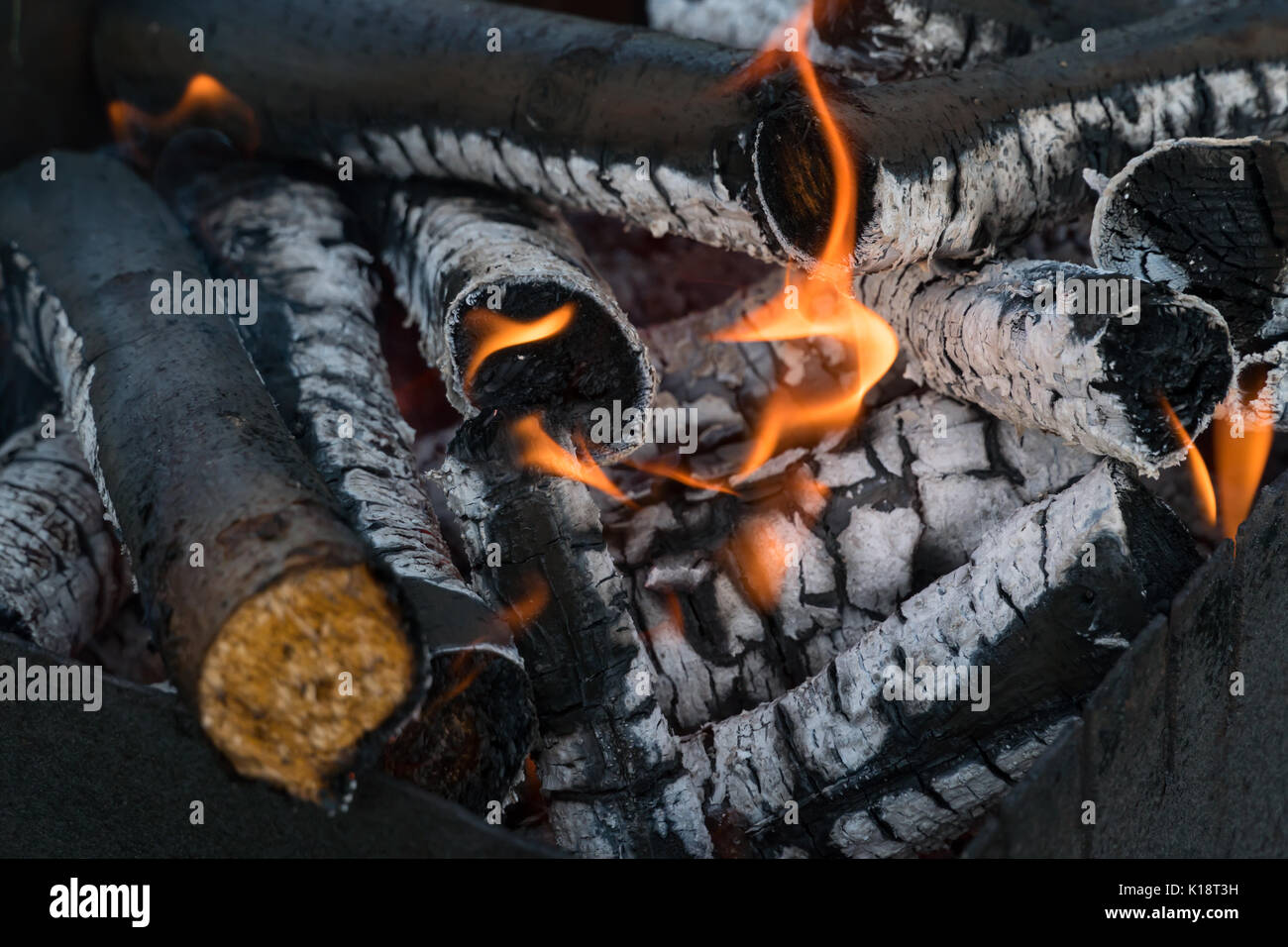 Close up barbeque grill pit hi-res stock photography and images - Alamy