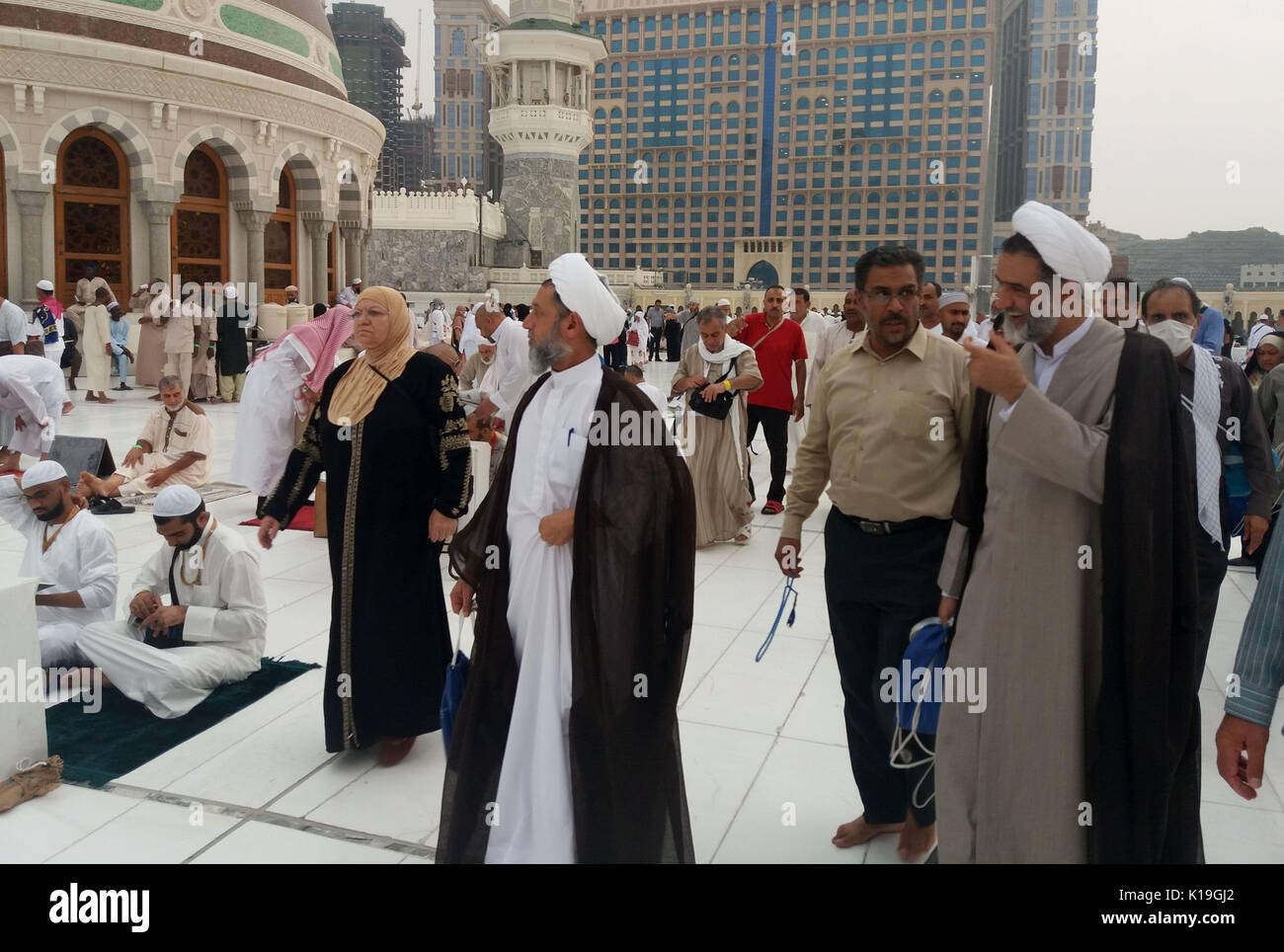 Mecca, Mecca, Saudi Arabia. 24th Aug, 2017. Muslim pilgrims gather ...