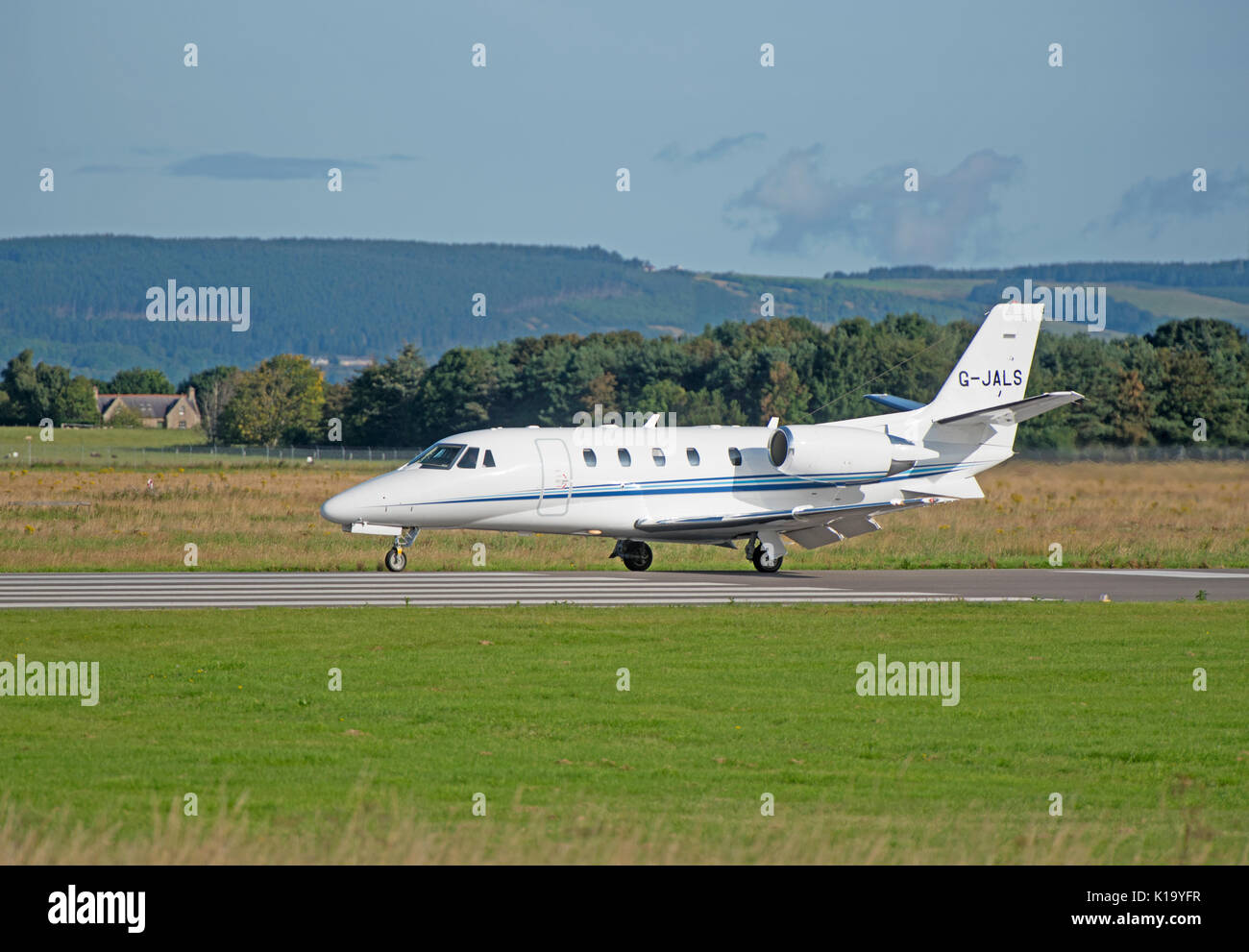 Thin engine Air Charter Cessna 560 arriving at Inverness Dalcross ...