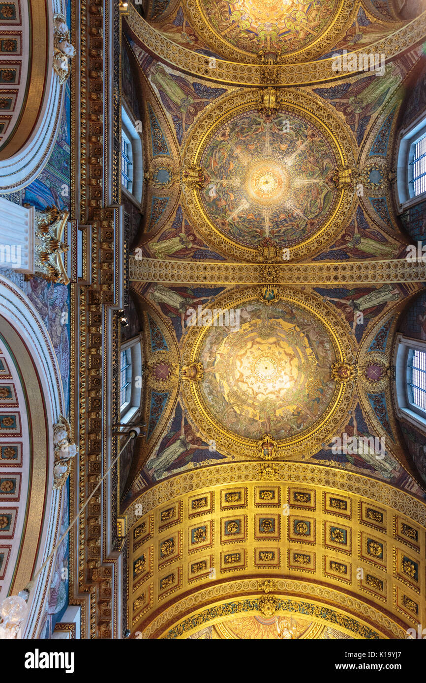 The Quire Ceiling, St Paul's Cathedral interior, view up to the murals, carvings and gilded decorations, London, England, UK Stock Photo