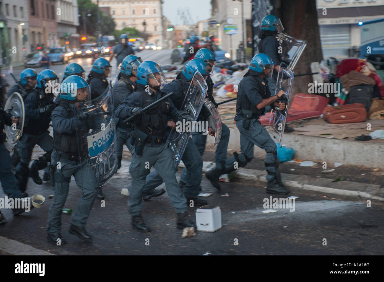 Roma Riot Rome, Italy. 24th August, 2017. At 6.15 am the riot police turned away ...