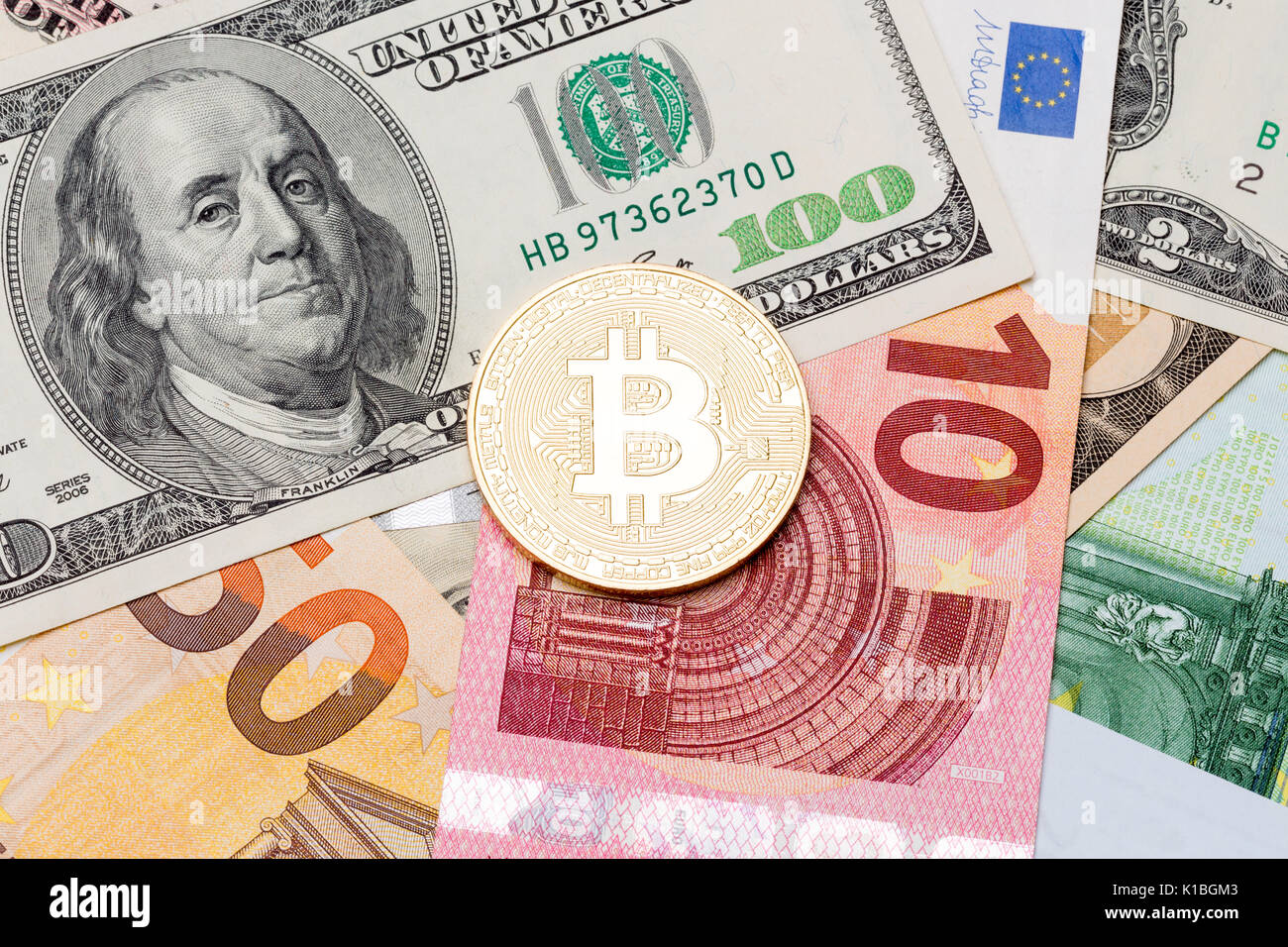 Virtual Currencies Bitcoin Example Virtual cash payments hi-res stock photography and images - Alamy