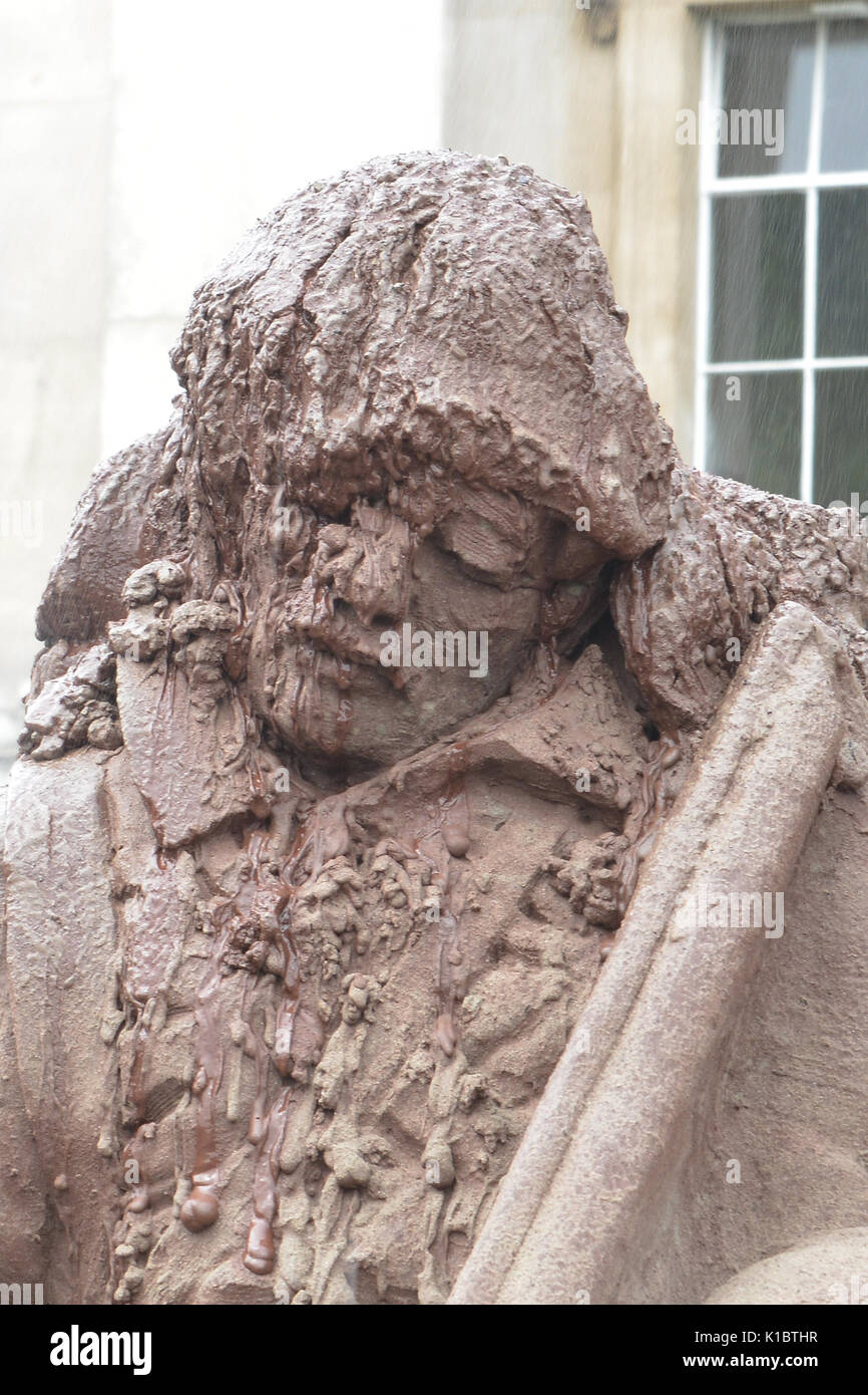 To mark the centenary of the Battle of Passchendaele, Mud soldier sculpture,  on display at London'sTrafalger Square by artist Damian Van Der Velden,  erodes as water falls, symbolising the conditions in the