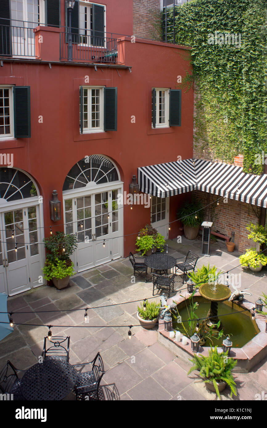 Restaurant Courtyard In New Orleans French Quarter Stock Photo Alamy