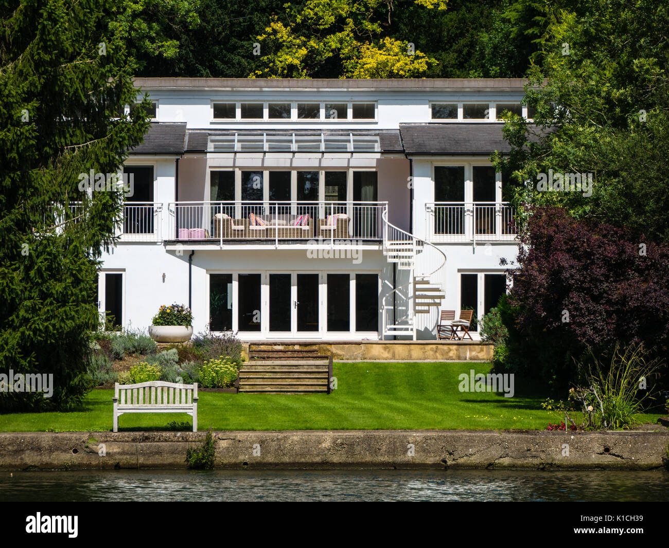 The Warren Luxury Riverside Housing, Caversham, Reading, Berkshire