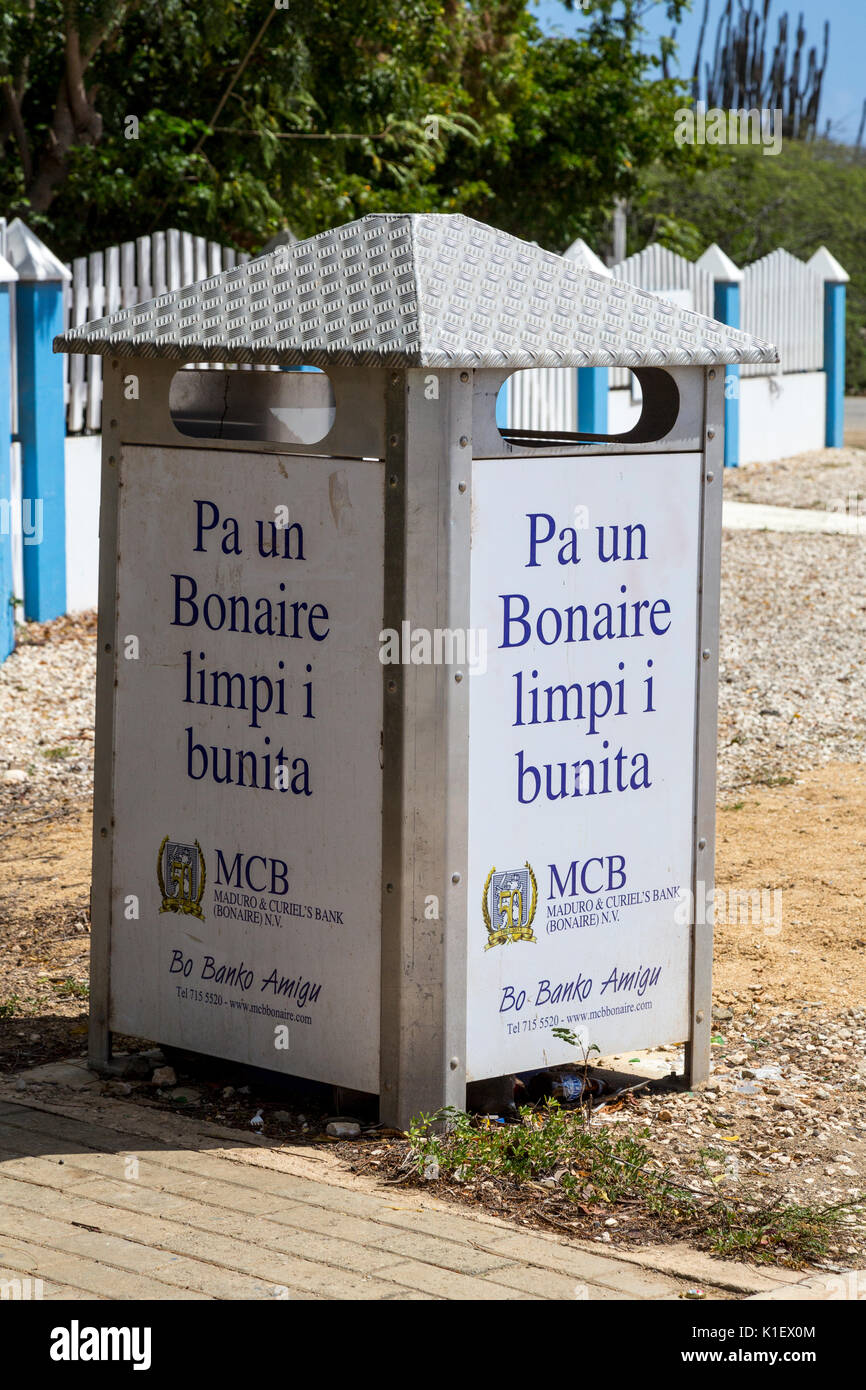 Kralendijk, Bonaire, Leeward Antilles.  Public Trash Can, 'For a clean and pretty Bonaire' in the Papiamento Language. Stock Photo