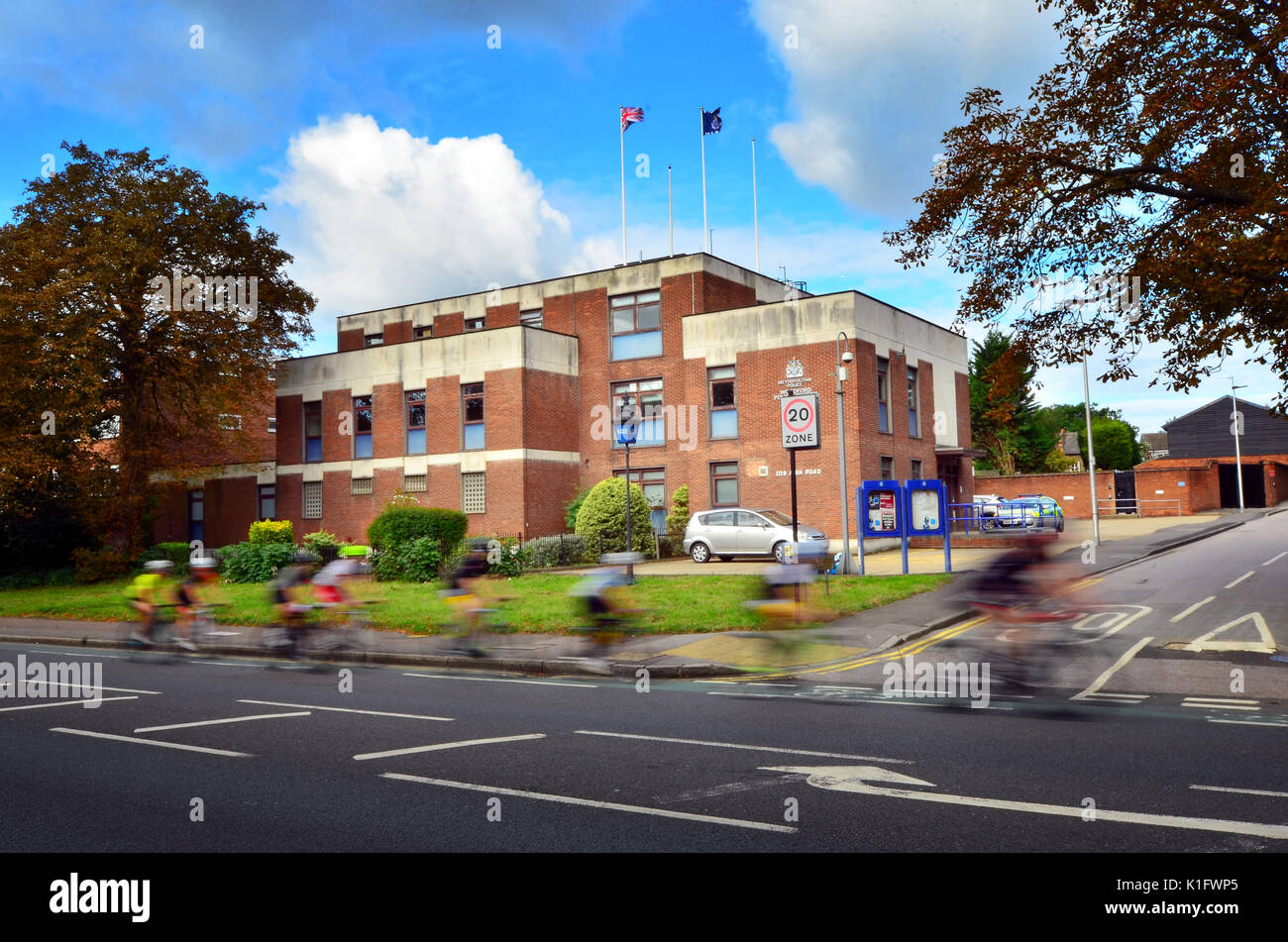 Metropolitan Police, Woodford police station in the High Road Stock Photo