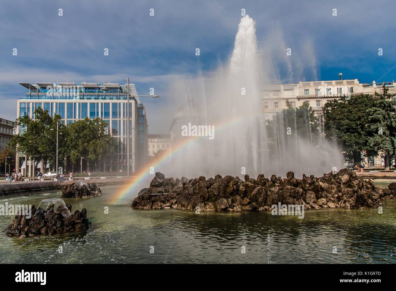 Hochstrahlbrunnen, the fountain on Schwarzenbergplatz, Vienna Stock Photo