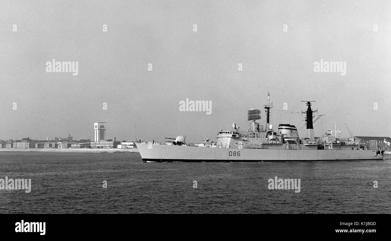 HMS Birmingham - D86 - Type 42 British Destroyer leaving Portsmouth ...