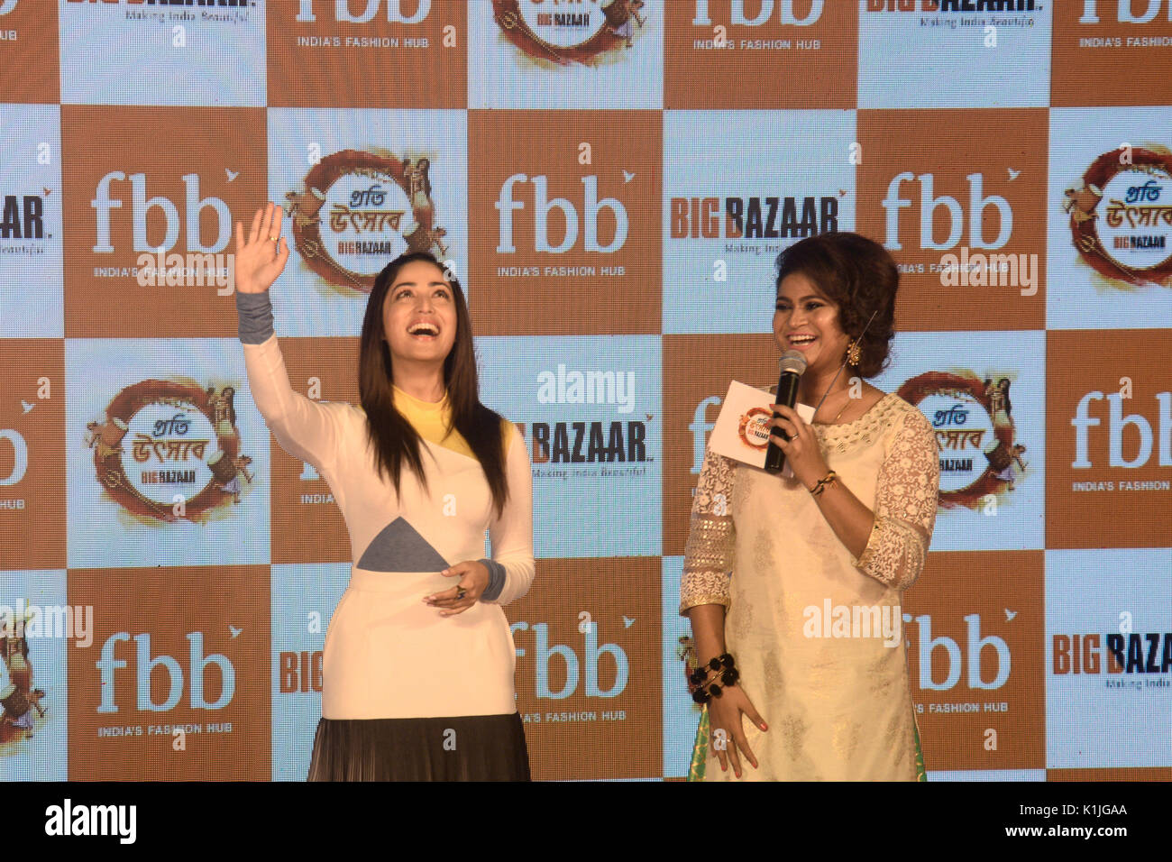 Indian Film Actress Yami Gautam unveils FBB Big Bazaar Pujo collection at Lake Mall Big Bazaar store on August 26, 2017 in Kolkata. (Photo by Saikat Paul / Pacific Press) Stock Photo